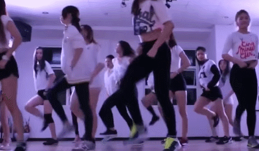 seve火了鬼步神舞.几十个人一起跳,坐等塌楼.