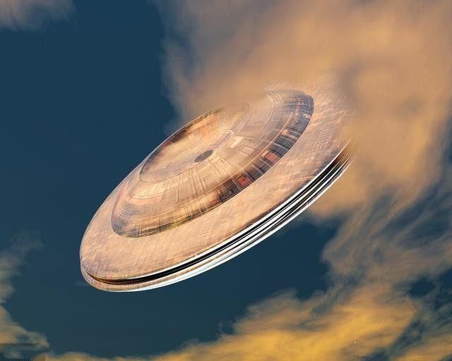 巨大不明飞行物图片