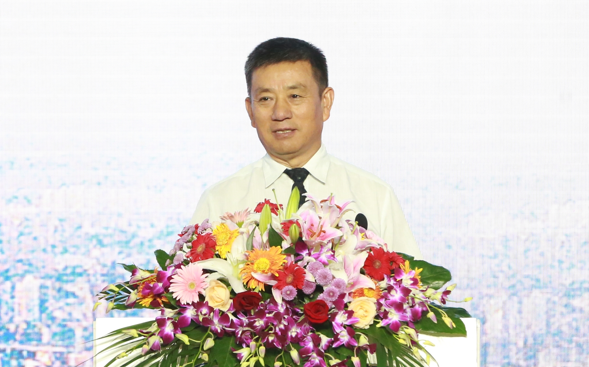 中国整形美容协会张斌会长到会祝贺并致辞