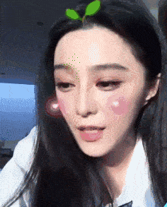美容| 范冰冰变身美妆博主 大方分享自己的护肤&美体秘笈 白成一道光