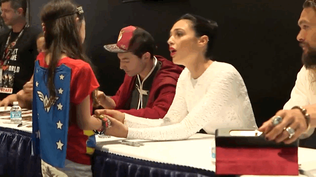 干过模特当过兵 《神奇女侠》女主的开挂之路 责任编辑:章可 (fv026)