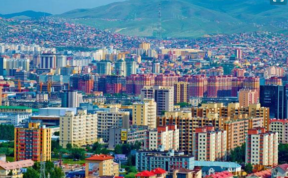外蒙古首都和内蒙古第一大城市,两者相差不是一星半点