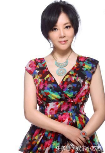 孙涛的老婆梁丽,两人本是同学,这段从校服到婚纱的爱情更是得到很多