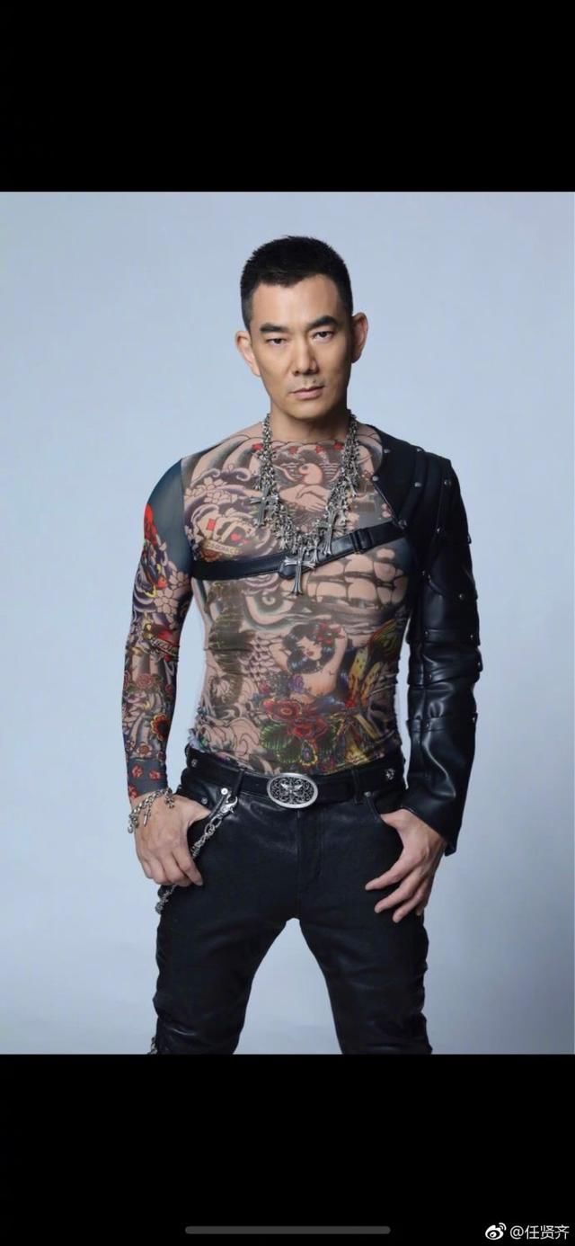 看看任贤齐以前的身形,虽说不上肌肉爆棚,也算壮实,酷Ё有型.
