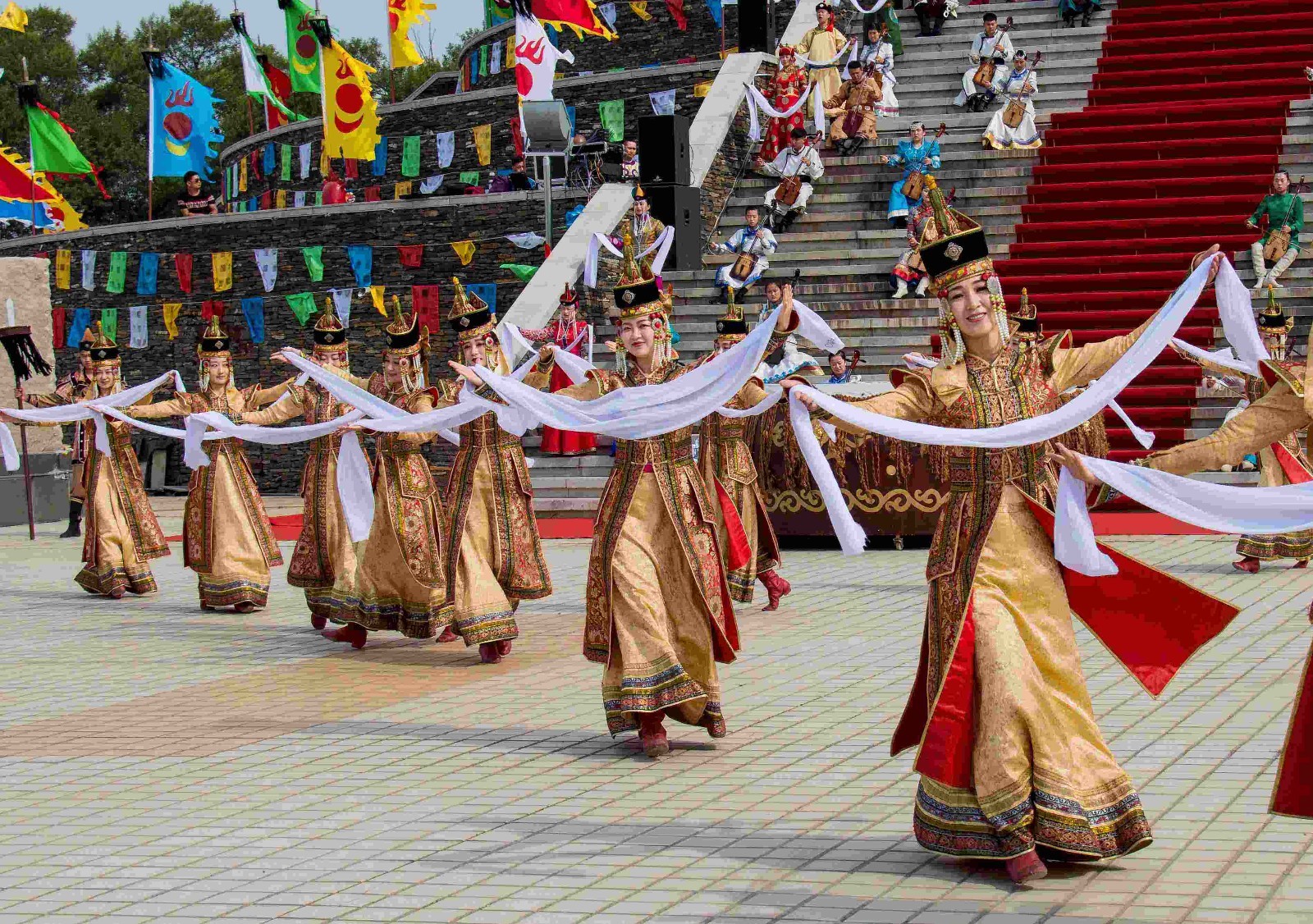 内蒙古草原旅游节 时间:每年8月前后 举办地:呼和浩特市 内蒙古草原