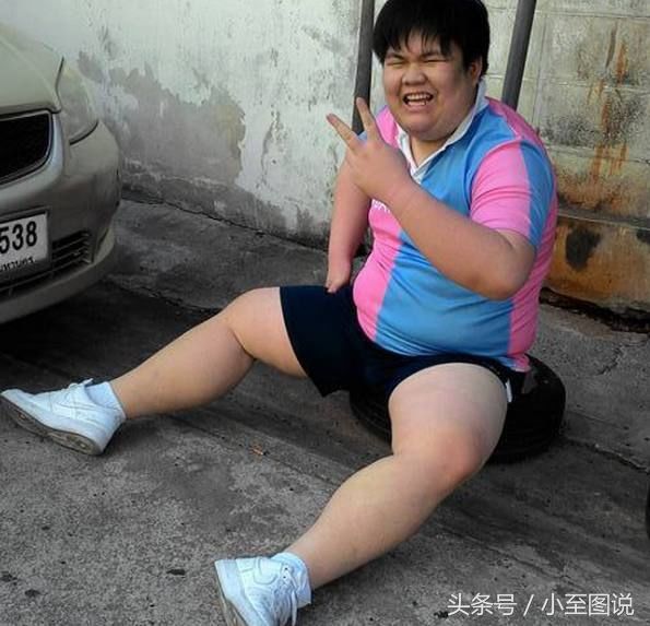 300斤胖男子求爱遭女生嫌弃,下决心减肥,蜕变男神备受欢迎
