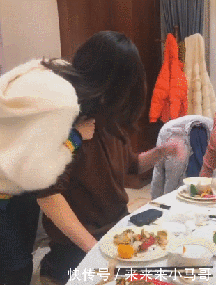 搞笑gif动图:当你遇到这种对手你怕不怕?小哥哥最后的