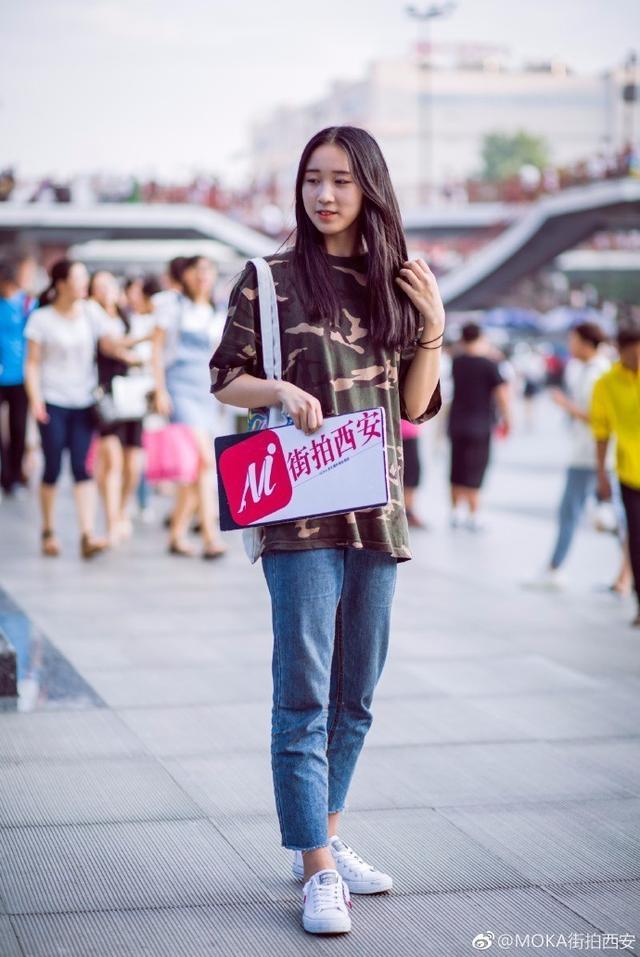 西安小寨街拍活动的美女小姐姐们 你更喜欢哪一个?