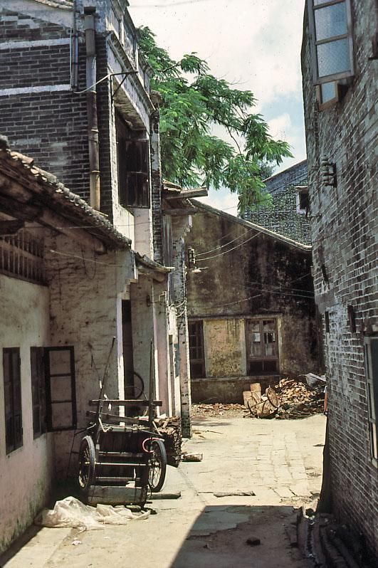 老照片:1980年的深圳东门老街