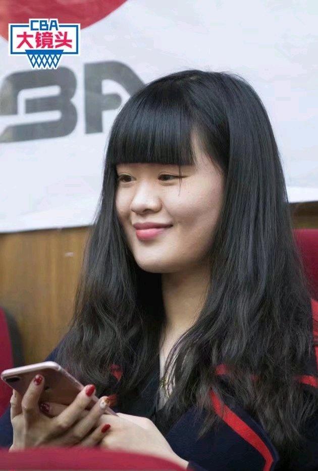 胡金秋女友,一个在校大学生,同样是运动健将