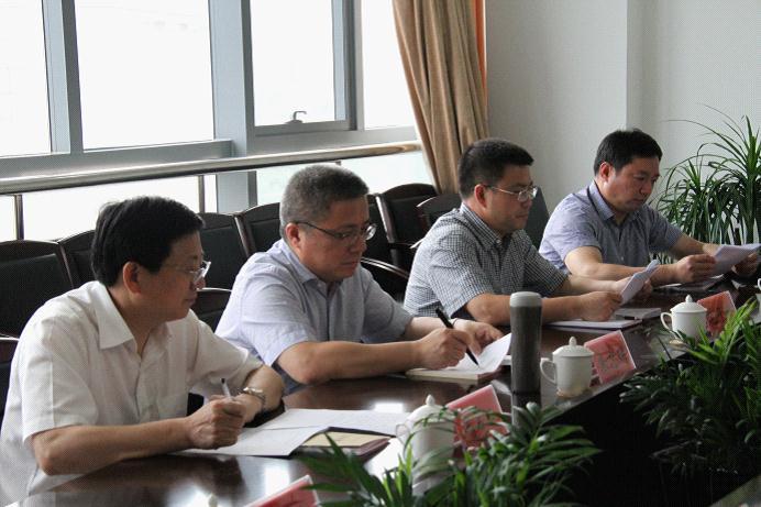 在座谈会上,乐清市审计局局长杨云彪就该局近阶段审计工作情况,以及