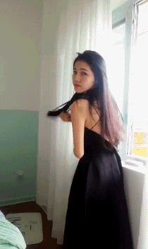 搞笑gif: 厉害了我的小姐姐,旺旺雪饼竟然还能这样吃