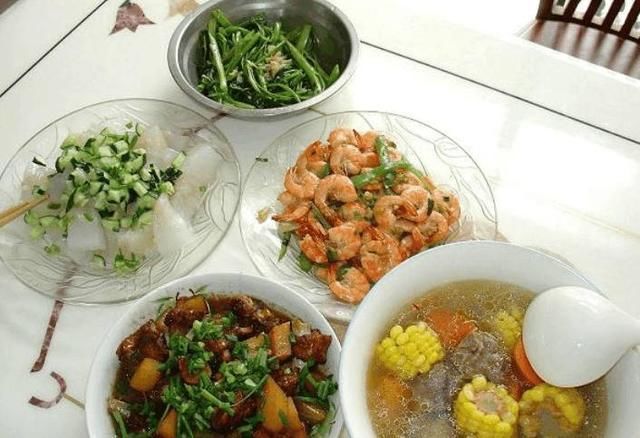 去南方岳母家,她做一桌子家常菜,我看了直来气,还不够