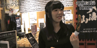 姑娘吃个黄瓜能别这么温柔吗?