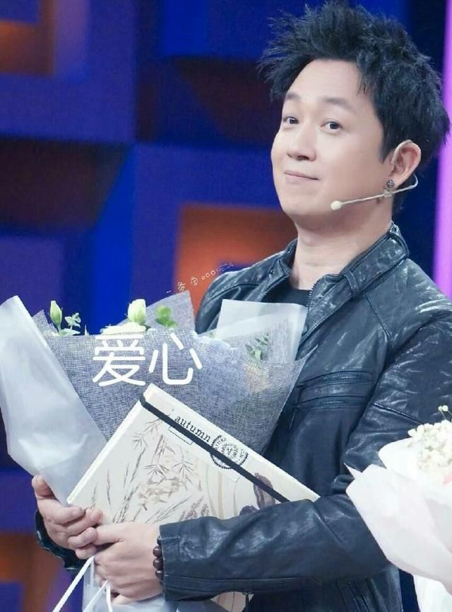 潘粤明为芭莎现场唱歌跑调一事道歉!网友评论太搞笑!