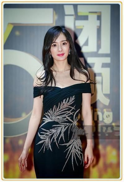 当杨幂与林心如同穿黑色抹胸装,网友:终于知道清新和油腻差距了