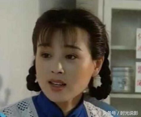 1995年,赵明明主演了电视剧《蝴蝶兰》,大获成功,她和男主角施大生还