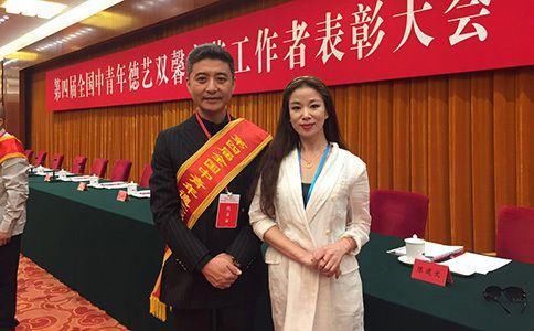 后来由于经常在一起排练演出,周炜与高明婷对彼此的了解也越来越多