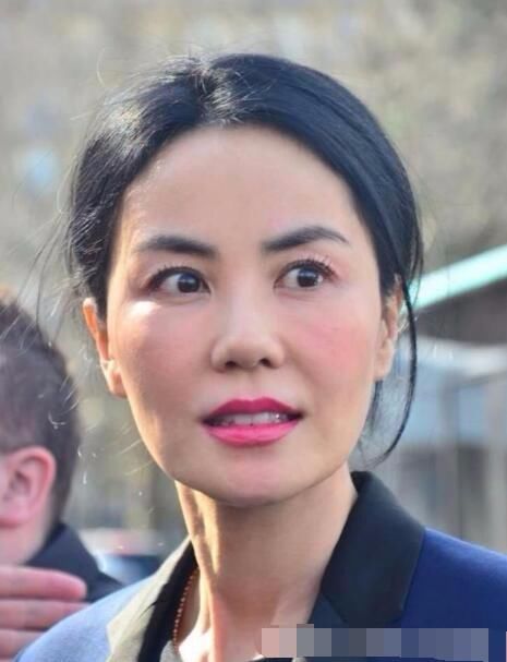 王菲近照曝光,48岁王菲面色红润似少女,网友:谢霆锋好