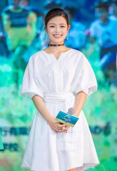 王莎莎微博消失一年后突然现身 曾被吐槽长得丑 如今美到认不出