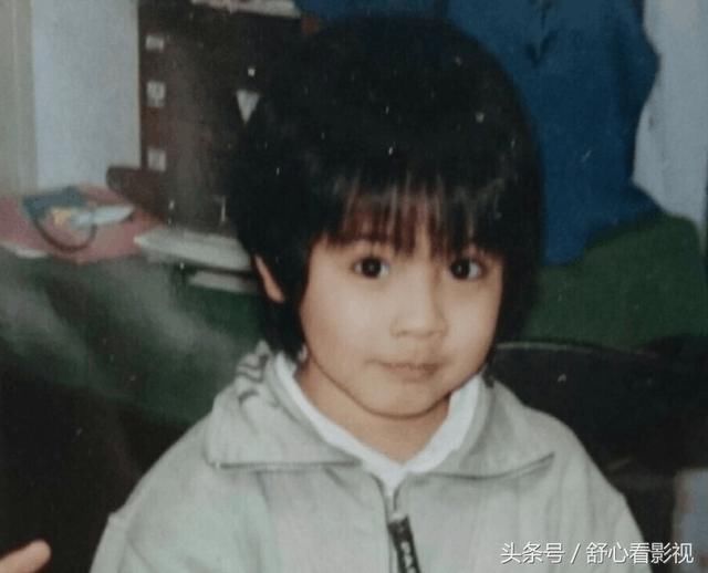 (参见黄磊大叔的童年女装) 最后,让我们搬出男生组的思考题:大张伟小