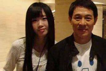 李连杰四女儿曝光,前妻女儿20年未见父亲,小女儿长得最像利智