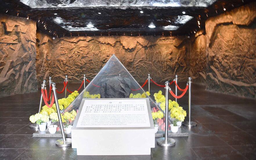 爱国主义教育基地:大同煤矿"万人坑"遗址纪念馆