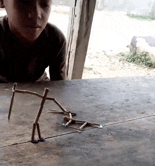 搞笑gif动图6号男骚带领全场