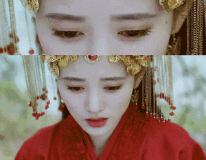 鞠婧祎的新戏《请赐我一双翅膀》也已在拍摄中,她首次挑战的这部