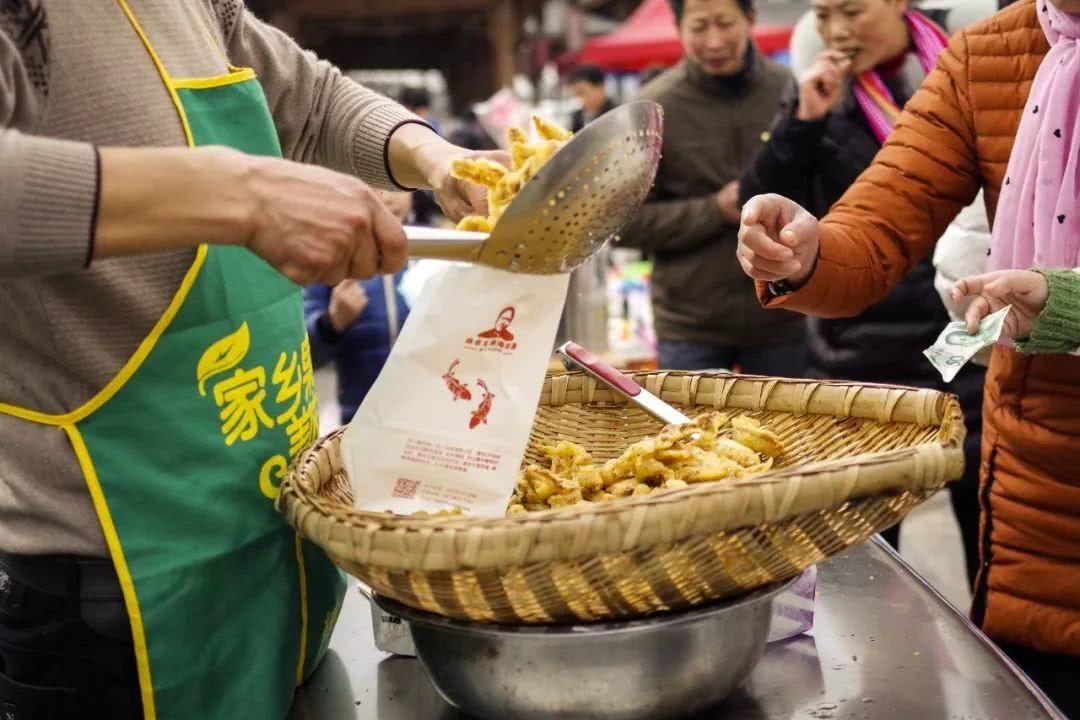 这家白衣油炸鱼已经做了二十年,你吃过吗