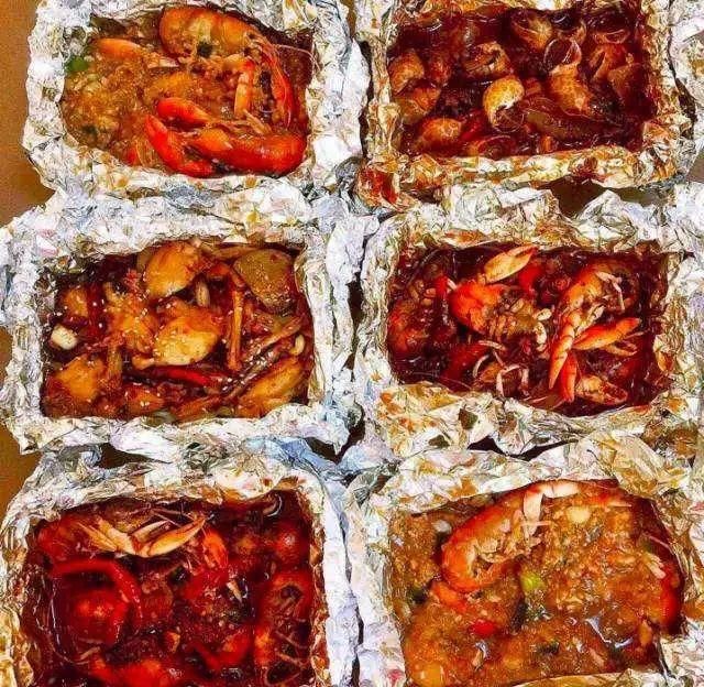 过咸的东西 过咸的食物摄入会造成你不停喝水,水分难以排出,既影响