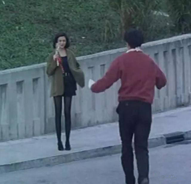 关之琳高尔夫球