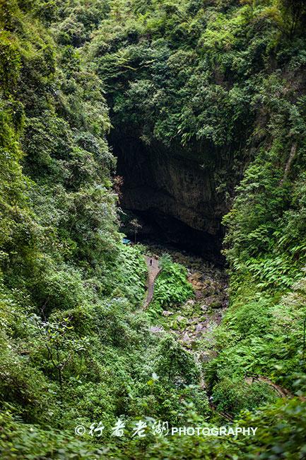 下天坑钻地缝,感受山间世外之地