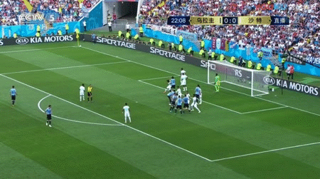 [大杂烩新闻]c罗假摔上热搜 葡萄牙主帅直言不满球员表现