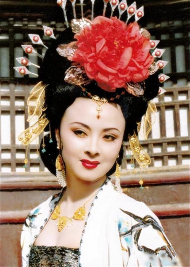 她演活了"侍儿扶起娇无力"的杨贵妃,因此也被称为"最让人接受的杨玉环