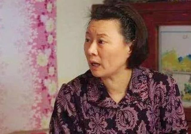 "海燕"嫁给赵本山最帅的徒弟,如今她的儿子"颜值爆表"