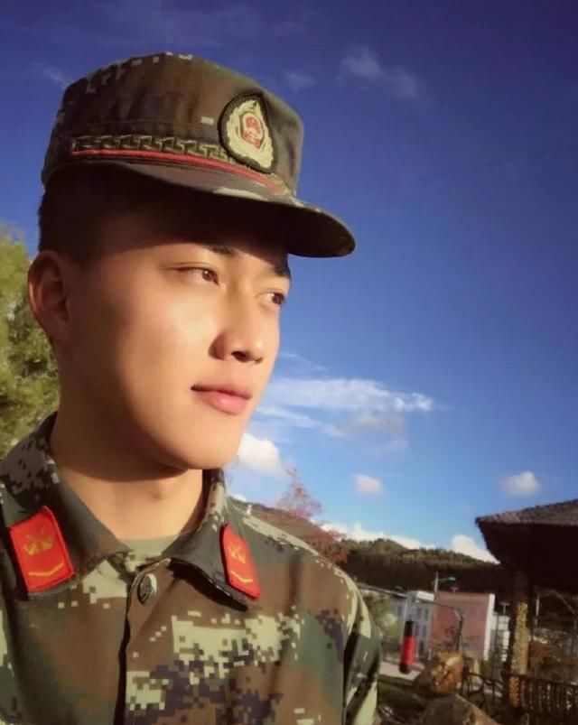 上过天天向上的最帅兵哥哥即将退伍,网友:这颜值进军娱乐圈吧