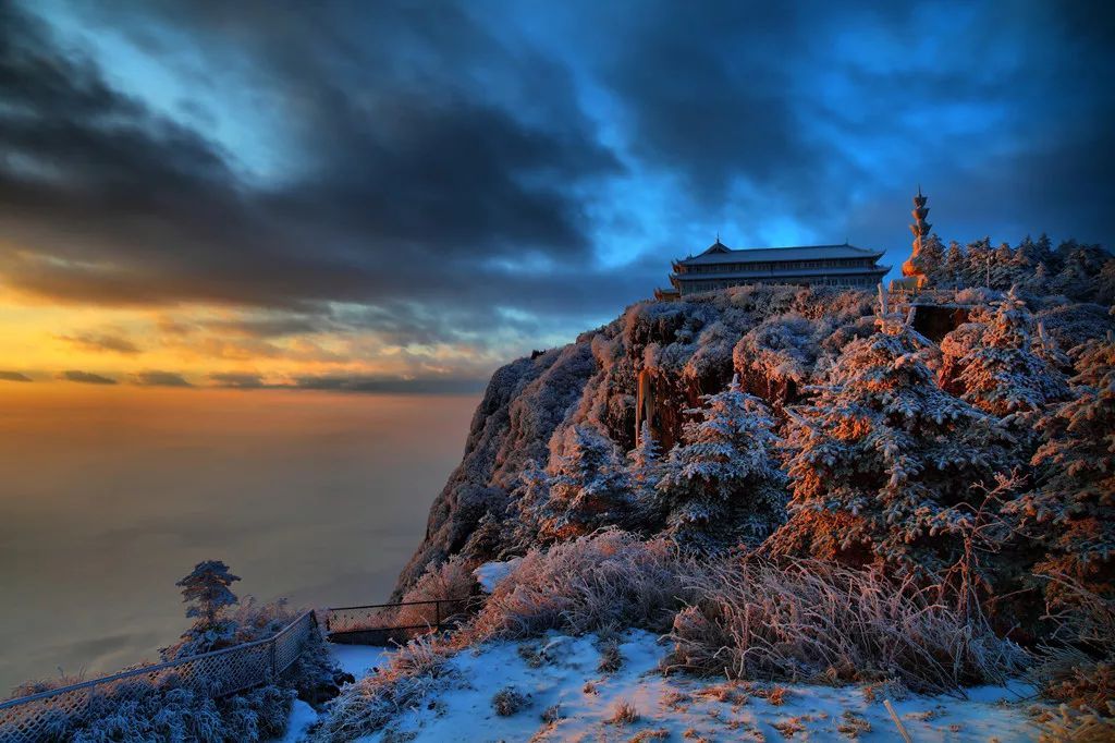 峨眉山