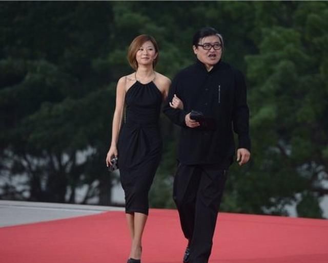 看完刘欢老婆正面照后,终于明白刘欢只晒女儿不晒妻子