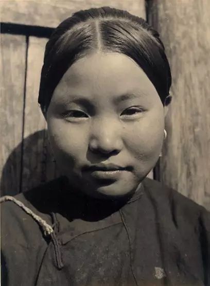 盘发,女子发髻的梳理过程