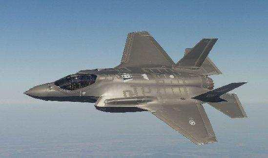 f35现身巴黎欲羞辱歼31 竟帮了中国一个大忙