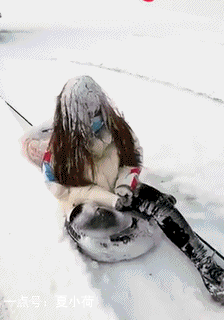 搞笑gif:这谁家的女朋友快炸了,赶紧领回家吧!