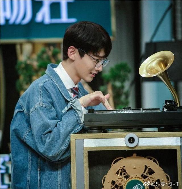 《我是大侦探》杨幂白敬亭魏大勋加盟,遭网友diss