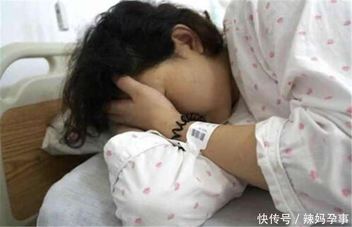 23岁产妇剖腹产, 半个月大姨妈来了, 医生检查后骂老公不是人