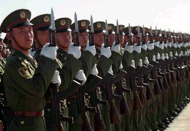 中国军队装备了几十年的刺刀,为何在90年代逐步取消了