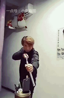 搞笑gif:看到此情此景,你还有什么是不能相信的?