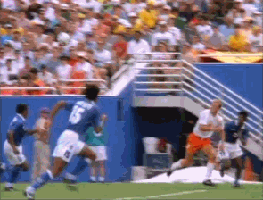 拥有1/4中国血统的温特在角球中头球抢点破门,2-2!