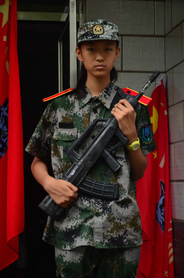 中国少年特种兵女兵更有风彩