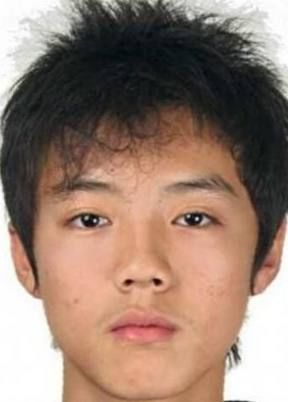 明星素颜证件照曝光!陈伟霆像女生,鹿晗胡歌谁更帅?