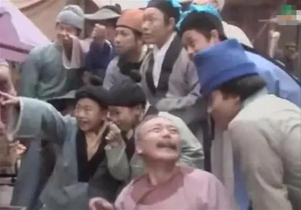 73岁马德华一家:他和妻子恩爱如初,儿子身家上亿!